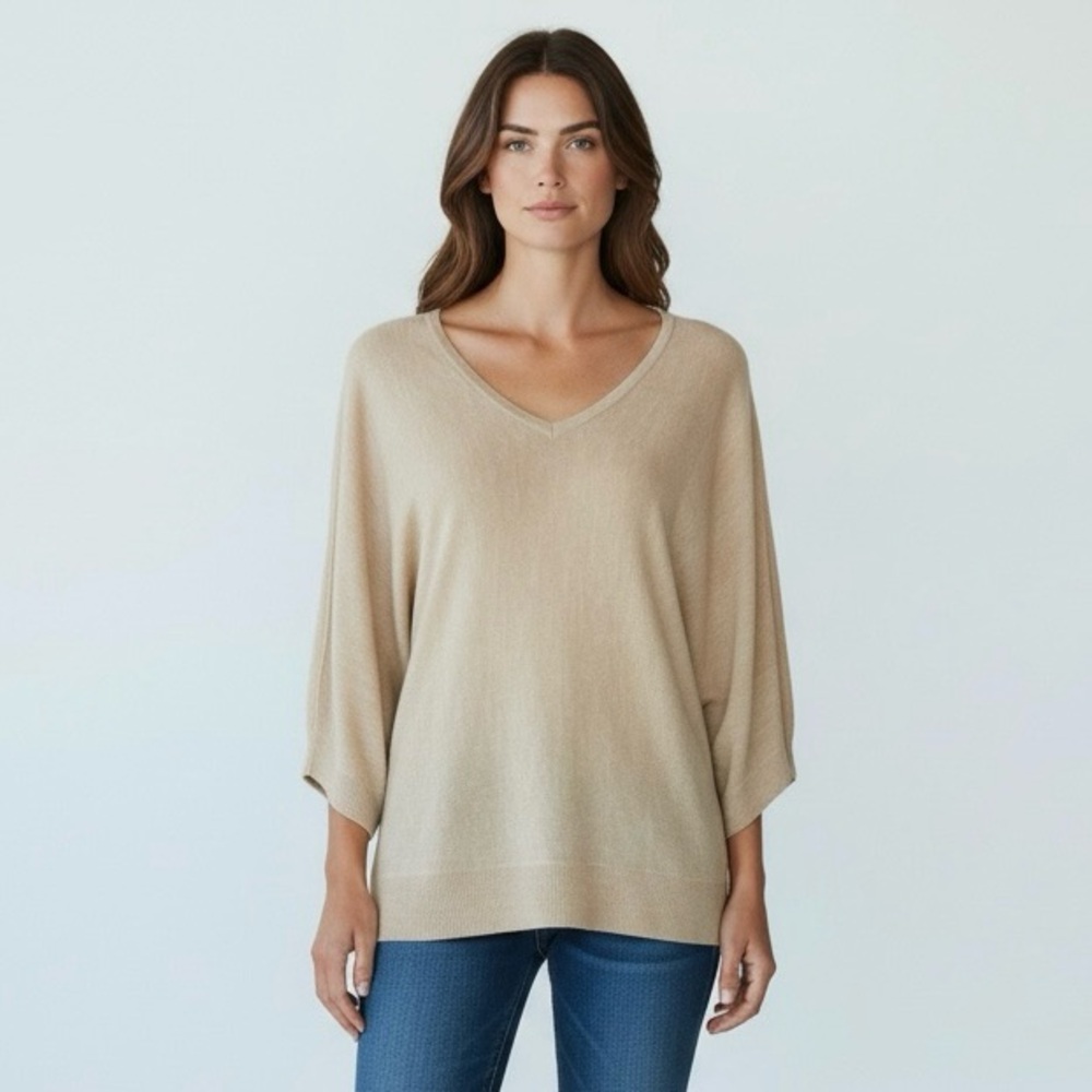 4/$40 New York & Company‎ Jeans Soho V-Neck Beige Batwing Sleeves Sweater
